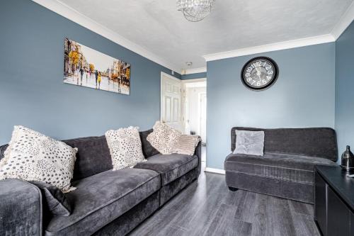 Cozy 2-Bed Home in Middleton