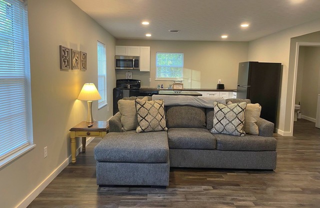 Cozy 2-bedroom apartment in Big Clifty with AC, WiFi.