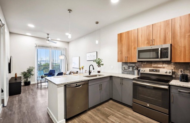 Cozy 2-bedroom apartment with WiFi, fitness room in charming Fort Worth