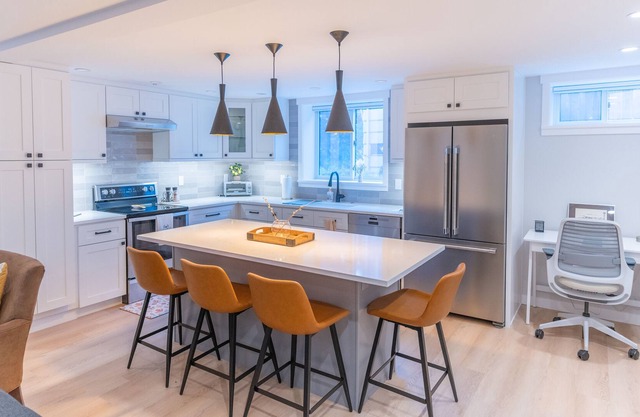 Cozy 2 bedroom apartment near Greenlake