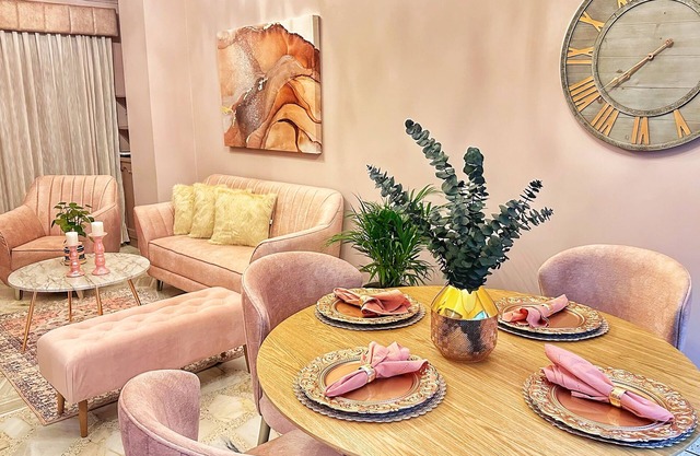 Cozy 2-bedroom apartment in charming Cali with WiFi, AC