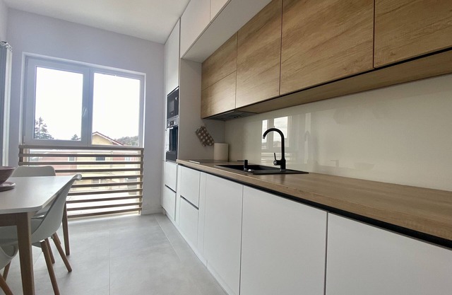 Cozy 2-bedroom apartment in adorable Oradea with WiFi, AC and free Parking