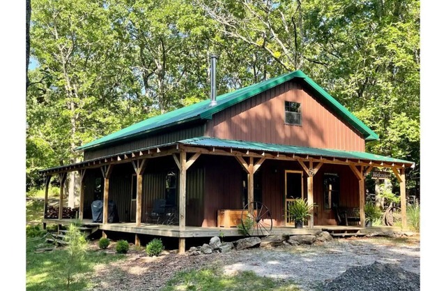 Cozy 2 bedroom bunkhouse at Pettit Bay