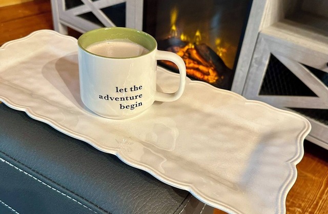 Cozy 2-bedroom cabin in adorable Twain Harte with WiFi, AC