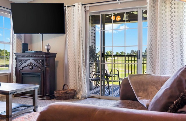 Cozy 2-bedroom condo at Holiday Hills Golf Resort.