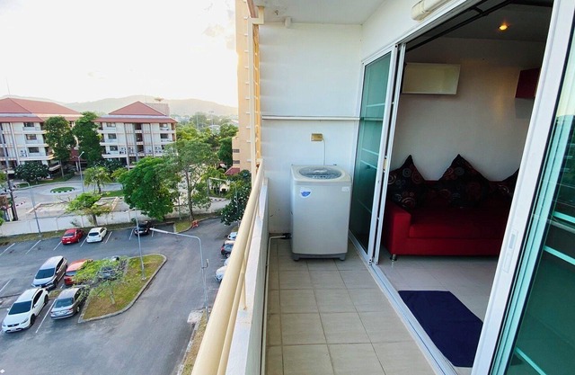 Cozy 2-bedroom condo in Phuket Town with AC, WiFi