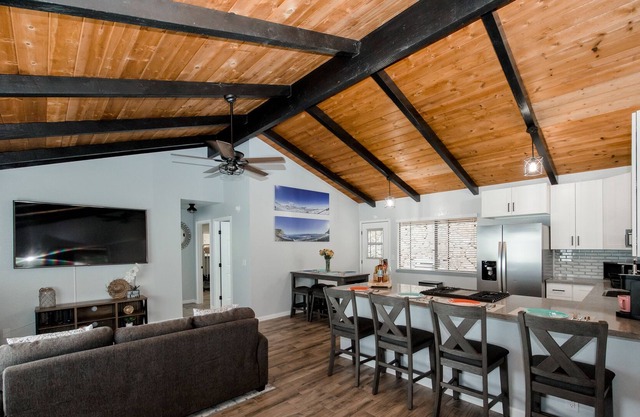 Cozy 2 Bedroom home in beautiful Holualoa town.