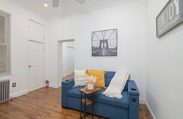 Cozy 2-bedroom minutes to Manhattan/Times Square/Central Park