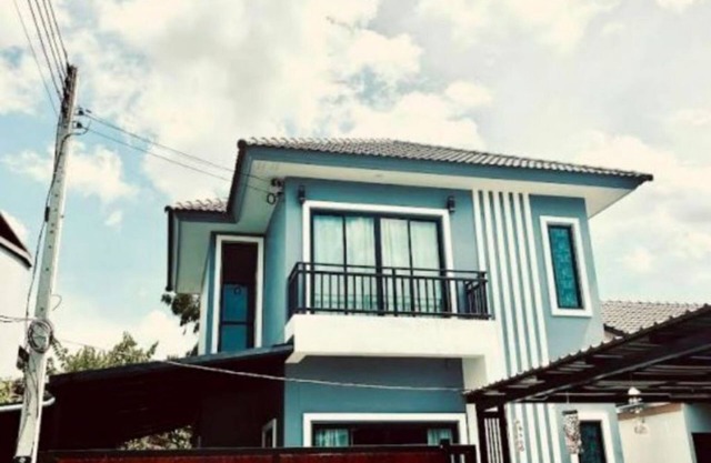 Cozy 2-bedroom townhome in charming San Phi Suea with WiFi, AC