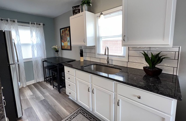 Cozy 2 bedroom with fireplace. Great location!