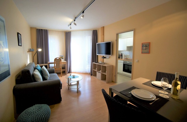 Cozy 2-room apartment - balcony, WiFi, TV, close to the city center