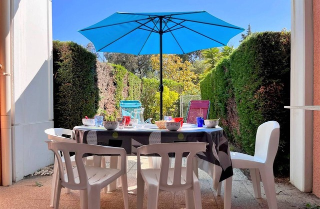 Cozy 2-Room Apartment with Garden Terrace, Parking & WiFi, 400m from Cavalière Beach