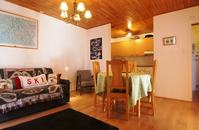 Cozy 2-Room Apartment for 5 with Balcony and Ski-In Access - Alpe d'Huez