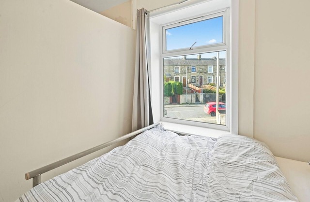 Cozy 2B House w/Parking in Padiham, Burnley