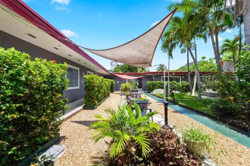 Cozy 2BR in Hollywood FL – Pet Friendly