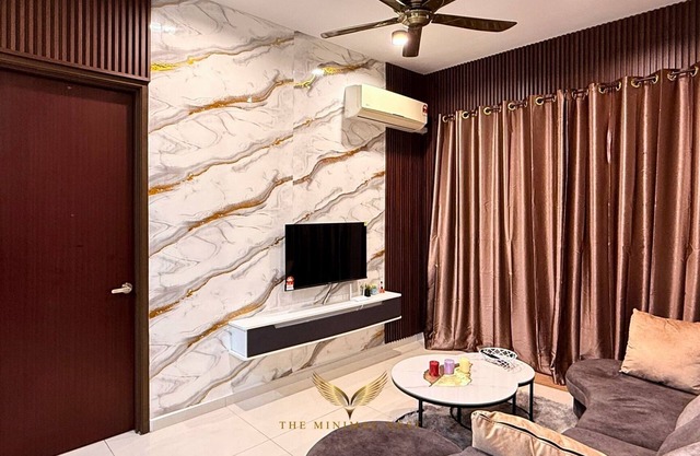 Cozy 2BR Suite @ Country Garden Danga Bay | Near CIQ WiFi Netflix Seafront