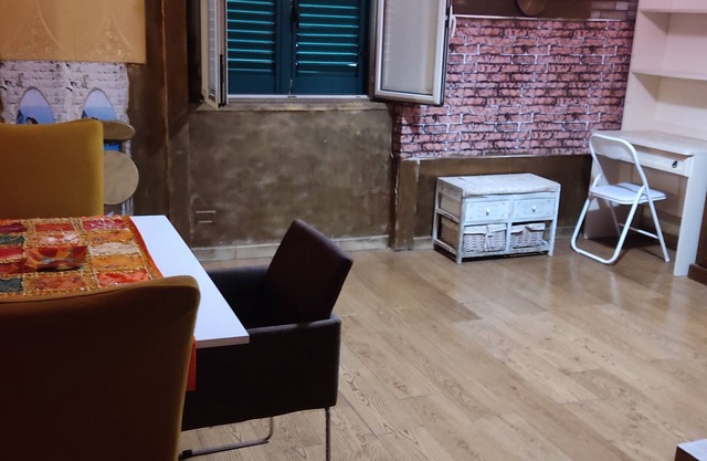 Cozy 3-bedroom apartment Total 6 beds.