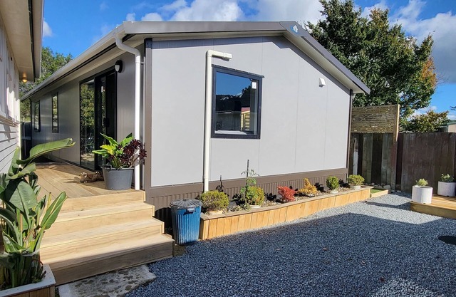 Cozy 3-bedroom house in enjoyable Upper Hutt with WiFi, AC