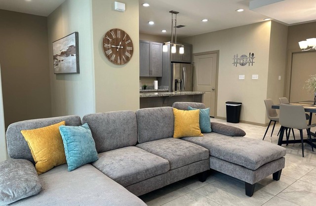 Cozy 3-bedroom townhome, best location in North Laredo. Sleeps 6-8.