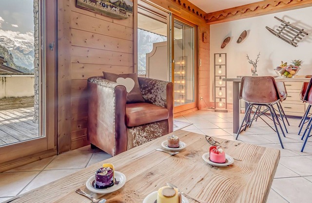 Cozy 3-Room Apartment for 6 in Champagny-en-Vanoise with Amenities & Stunning Views