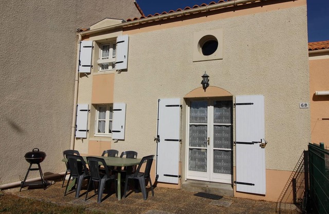 Cozy 3-Room Mezzanine House near La Rémigeasse Beach, Sleeps 4