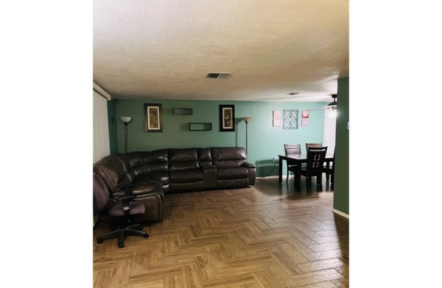 Cozy 3bed/2 bath