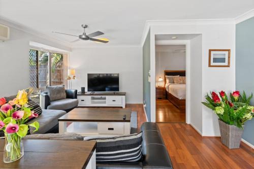 Cozy 3BR Family Friendly House Eight Mile Plains