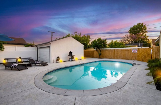 Cozy 3BR Oasis w/Pool in NoHo