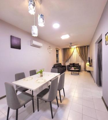 Cozy 3BR Riverfront Sweet Homestay Kuching