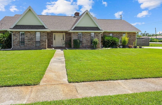 Cozy 4 Bd/3ba House. With Pool 15 Min From PCB