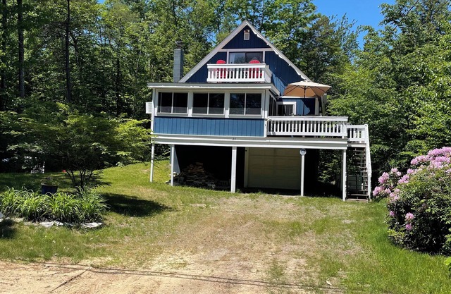 Cozy 4 BR chalet, short walk to park, tennis, and beach! Pets ok! 425 a night.