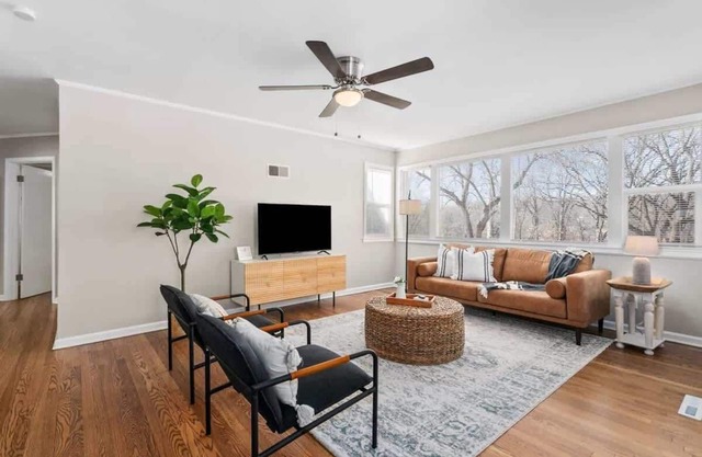 Cozy 4BR Home-Close to Stadiums
