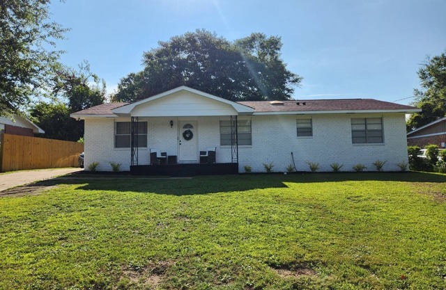 Cozy 4BR Home w/Screened Porch, Private Fenced Yard, & Near Fort Moore