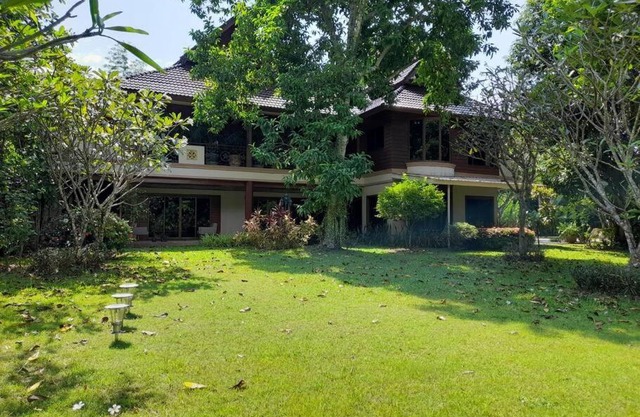 Cozy 5bedrooms villa w/ pool in city of Chiangmai
