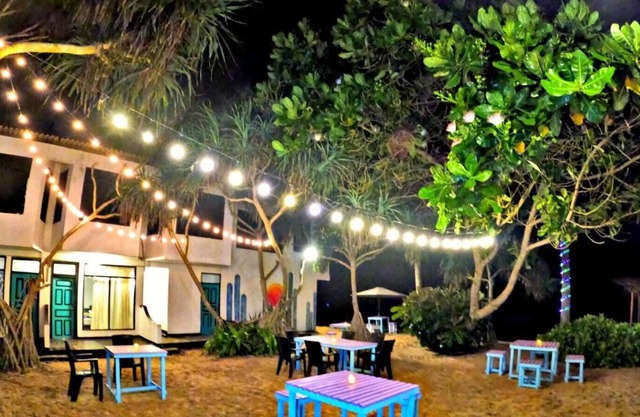Cozy 5BR Villa wt Pvt beach + natural pool + bar + cook