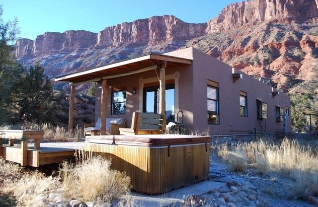 Cozy Adobe with Hot Tub and Fabulous Views in Outdoor Paradise.