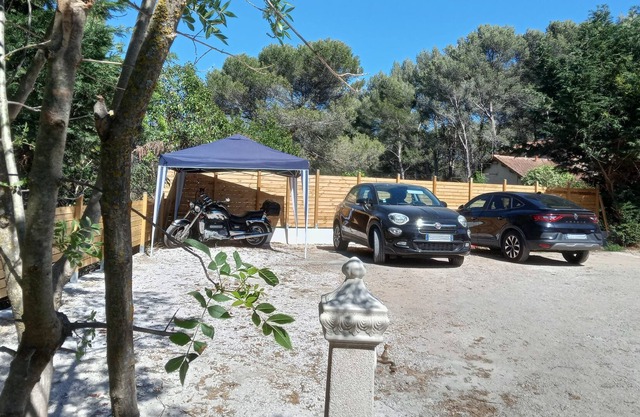 Cozy, air-conditioned self-contained apartment with secure private parking.