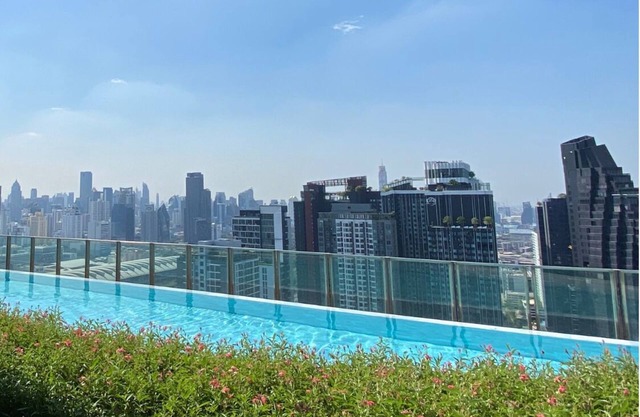 Cozy amazing view loft condo in Asoke Rama9 next to MRT
