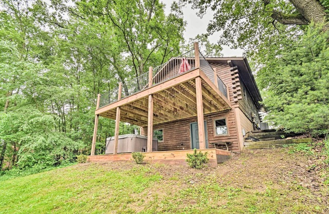 Cozy Amish Country Cabin on Shipshewana Lake!