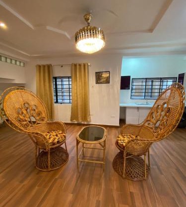 Cozy and Big 2 Bedrooms House 5 mins to Legon Campus