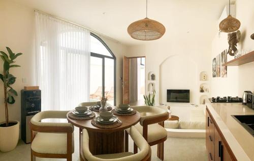 Cozy and Chic Villa with Private Pool at Balangan