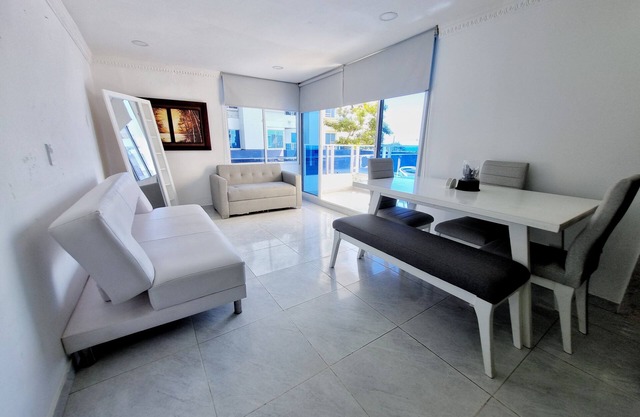 Cozy and Comfortable Apartment Near the Sea in Laguito, Cartagena