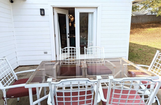 Cozy and comfy home within minutes of everything in Enterprise!