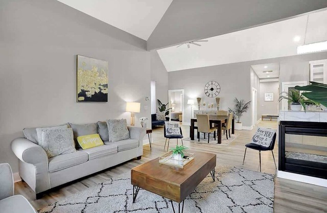 Cozy and Elegant 4 BR Home Perfect for Getaways