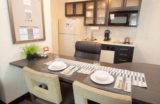 Cozy and Homey Feels! Pet-friendly, Short Drive to Honda Center