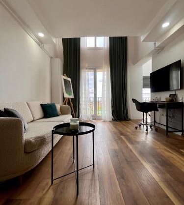 Cozy and Luminous Loft Apartment!