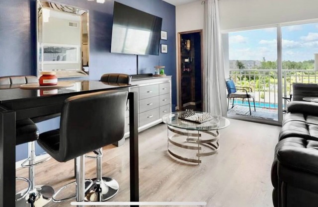 Cozy and luxury condo hotel resort near by Universal Studios and Disney World