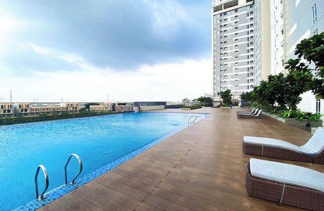 Cozy and Modern 2BR Apartment at Vasanta Innopark