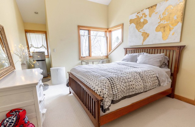 Cozy and peaceful stay minutes from Milwaukee