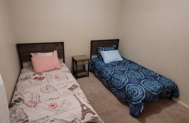 Cozy and Private Room #3 with 2 Twin Beds and a Full Bath